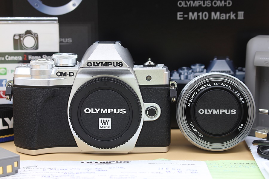 ขาย Olympus OMD EM10 Mark III + Lens 14-42mm(สีเงิน) เครื่องประกันศูนย์ มีประกันเพิ่ม 3ปี ถึง 19-12-23 สภาพสวยใหม่ ชัตเตอร์ 1,765 รูป เมนูไทย จอติดฟิล์มแล้