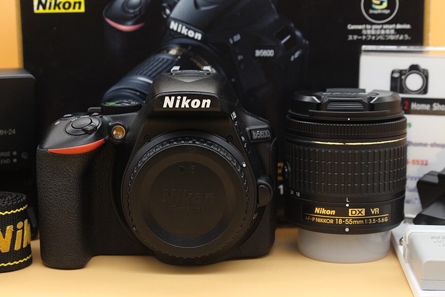 ขาย Nikon D5600 + lens 18-55mm VR อดีตประกันศูนย์ สภาพสวย เมนูไทย ชัตเตอร์15,XXX อุปกรณ์ครบกล่อง  อุปกรณ์และรายละเอียดของสินค้า 1.Body Nikon D5600 2.Lens A