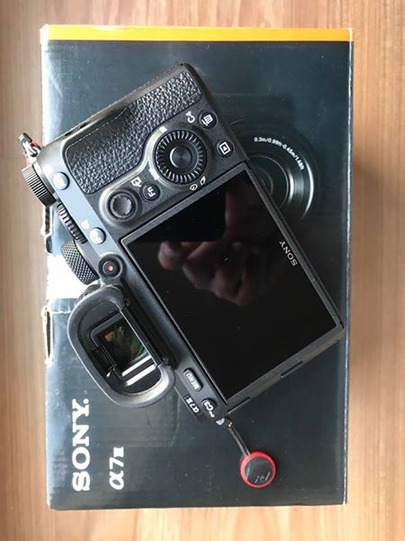 ขายกล้อง Sony A7III mark III สภาพสวย ประกันศูนย์ยังเหลือถึง พฤษภาคม 2562
