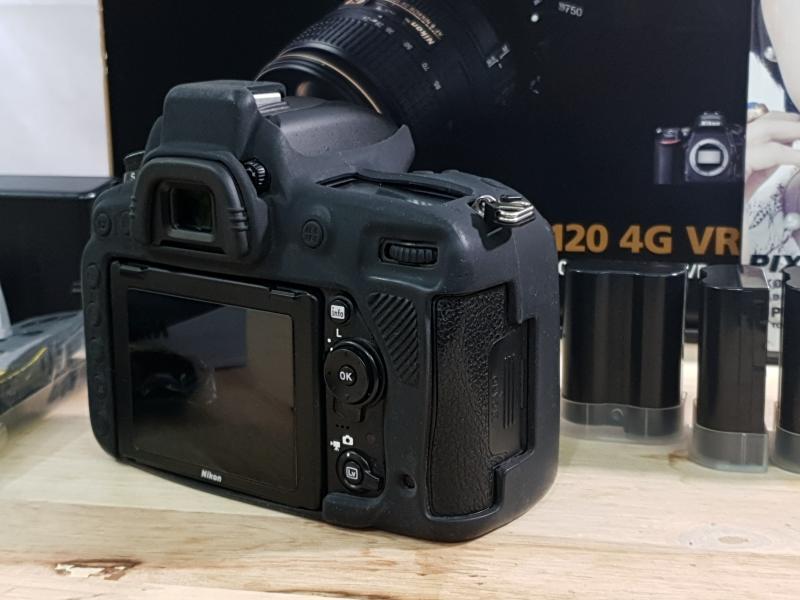 ขายกล้อง Nikon D750 ประกันศูนย์ พร้อมอุปกรณ์อื่น ใช้เองขายเอง สภาพดีมากๆ