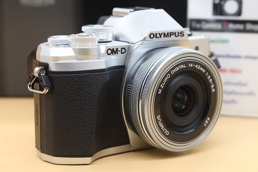 ขาย Olympus OMD EM10 Mark III + Lens 14-42mm(สีเงิน) เครื่องประกันศูนย์ มีประกันเพิ่ม 3ปี ถึง 19-12-23  สภาพสวยใหม่ ชัตเตอร์ 1,765 รูป เมนูไทย จอติดฟิล์มแล