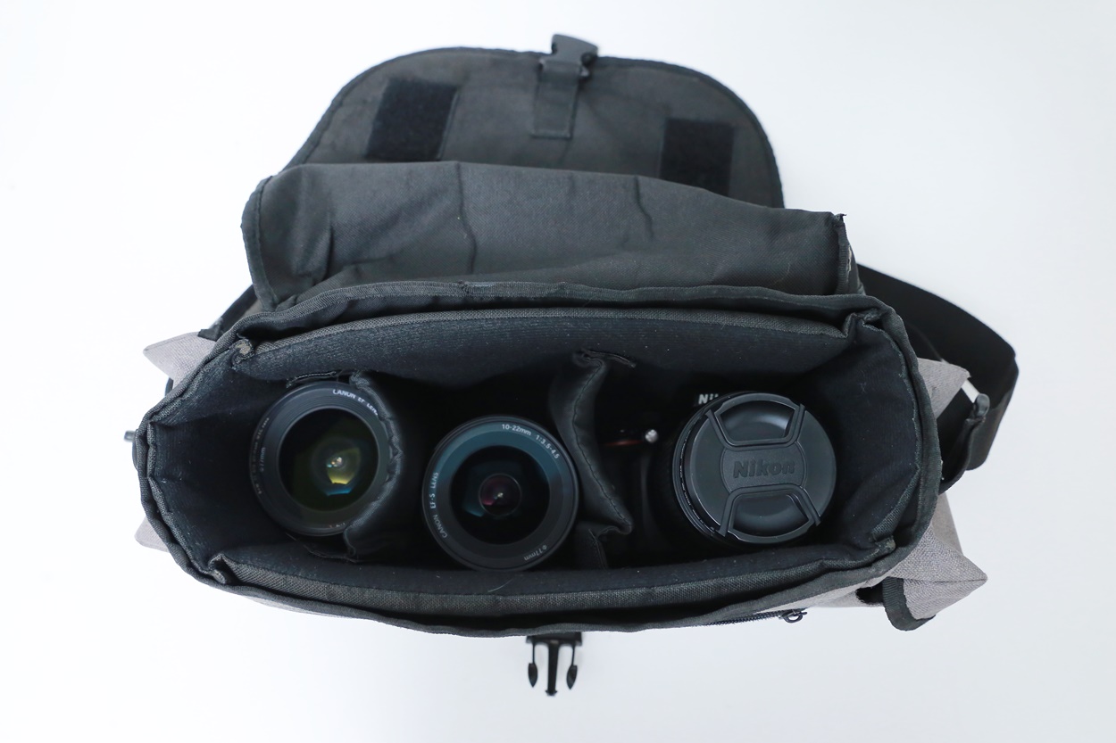 กระเป๋ากล้อง Nikon ใบใหญ่ แบบสะพายข้าง สภาพดี