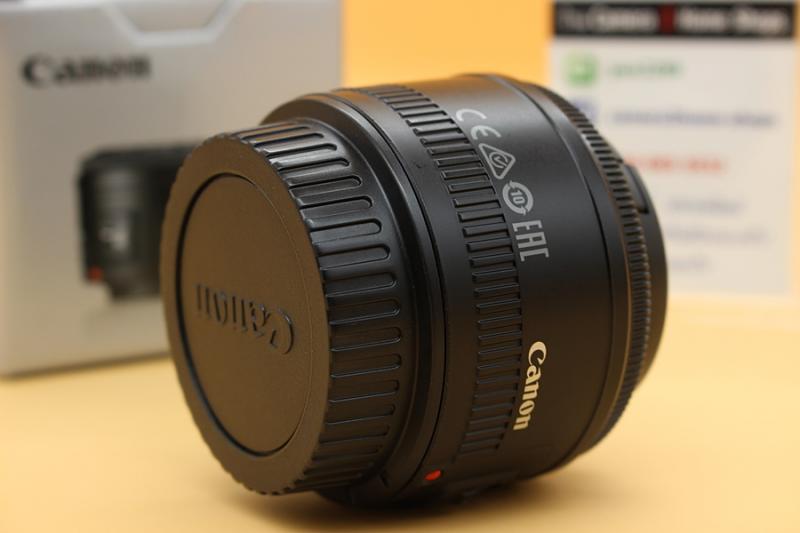 ขาย Lens Canon EF 50mm F1.8 II สภาพสวย อดีตประกันศูนย์ ไร้ฝ้า รา ตัวหนังสือคมชัด พร้อมใช้งาน พร้อมกล่อง  อุปกรณ์และรายละเอียดของสินค้า 1.Lens Canon EF 50mm