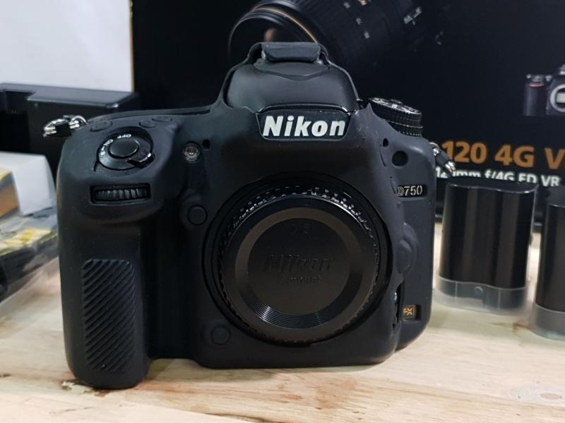 ขายกล้อง Nikon D750 ประกันศูนย์ พร้อมอุปกรณ์อื่น ใช้เองขายเอง สภาพดีมากๆ