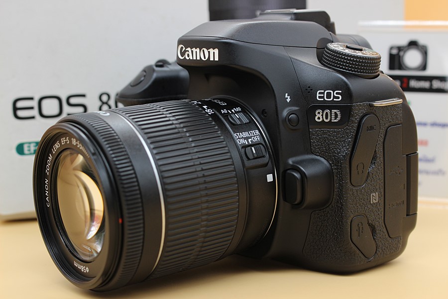 ขาย Canon EOS 80D + Lens 18-55mm IS STM อดีตประกันร้าน สภาพสวย ชัตเตอร์ 7,510 รูป เมนูไทย อุปกรณ์ครบกล่อง มีWiFiในตัว จอติดฟิล์มแล้ว  อุปกรณ์และรายละเอียดข
