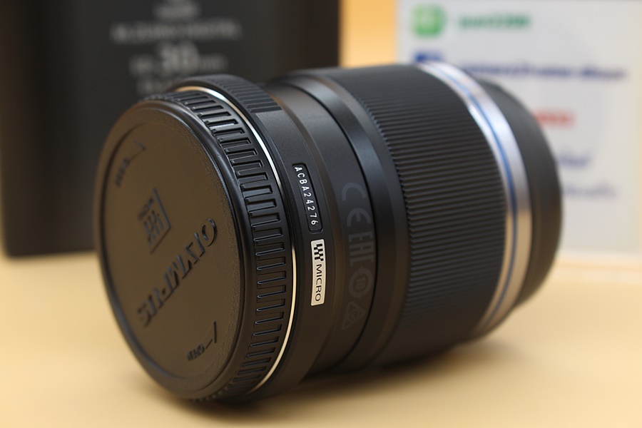 ขาย Lens Olympus M.Zuiko Digital ED 30mm f/3.5 Macro อดีตประกันศูนย์ สภาพสวยใหม่มาก อุปกรณ์ครบกล่องพร้อม Filter  อุปกรณ์และรายละเอียดของสินค้า 1.Lens Olymp