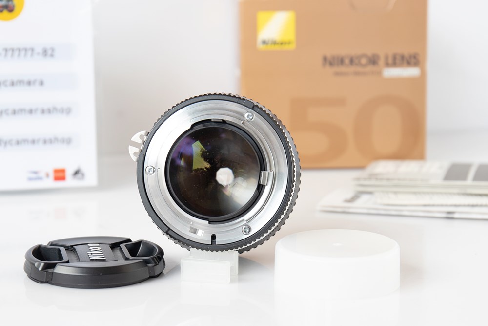 Nikon NIKKOR 50mm f/1.2 สภาพสวย อุปกรณ์ครบยกกล่อง อดีตประกันศูนย์ การใช้งานปกติทุกระบบ.
