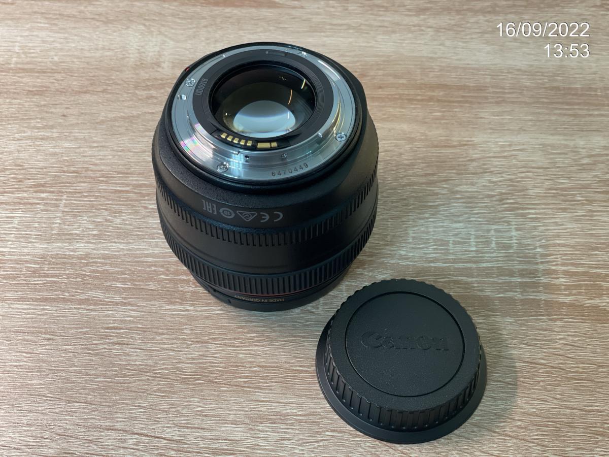 เสนอขายเลนส์โปร Canon EF 50mm f/1.2L USM