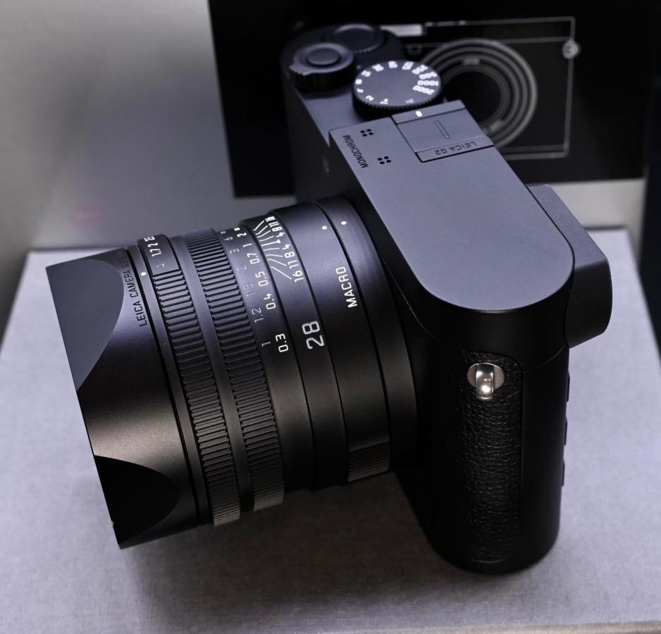 Leica Q2 monochrome 