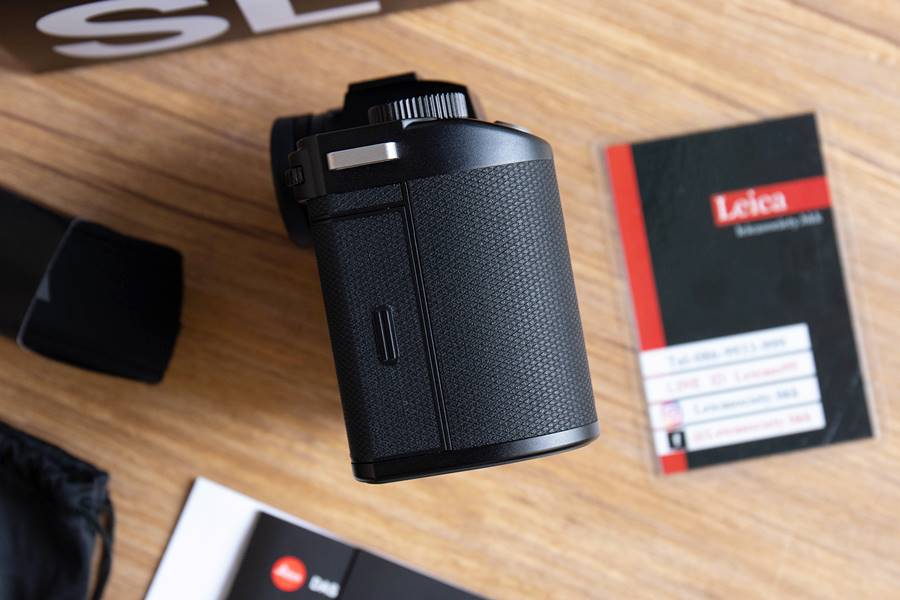 Leica SL2-S สภาพสวย มีประกันถึง 10/2566 การใช้งานปกติทุกระบบ หน้อจอติดฟิลม์กันรอยเรียบร้อยพร้อมใช้งานค่ะ.