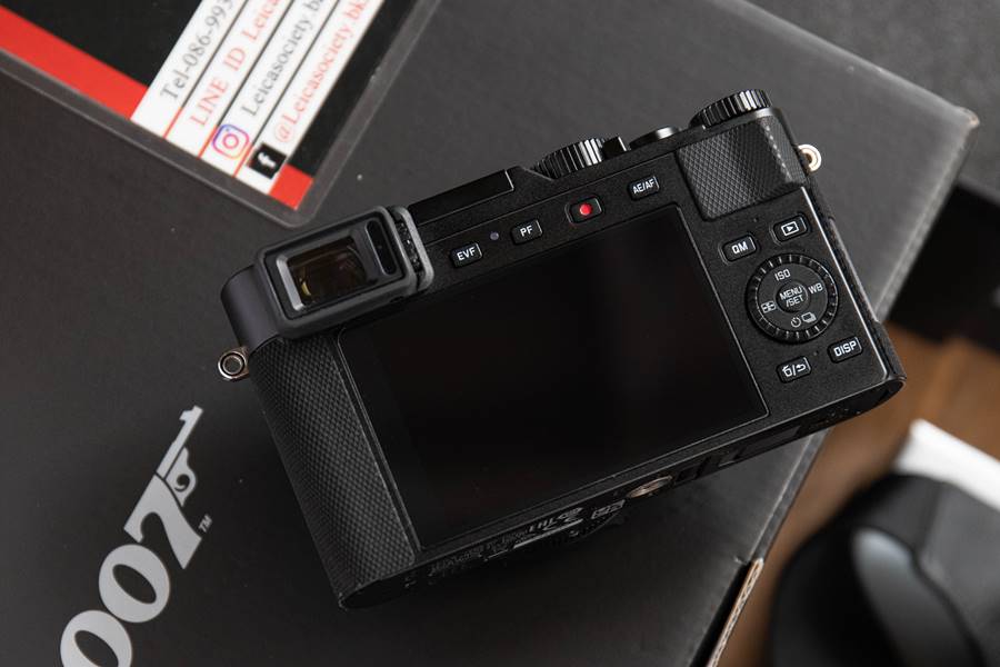 Leica D-Lux 7 007 Edition ผลิต 1,962 ตัว สภาพสวย มีรอยการใช้งานเล็กน้อยเกิดจากการใส่เคสค่ะ