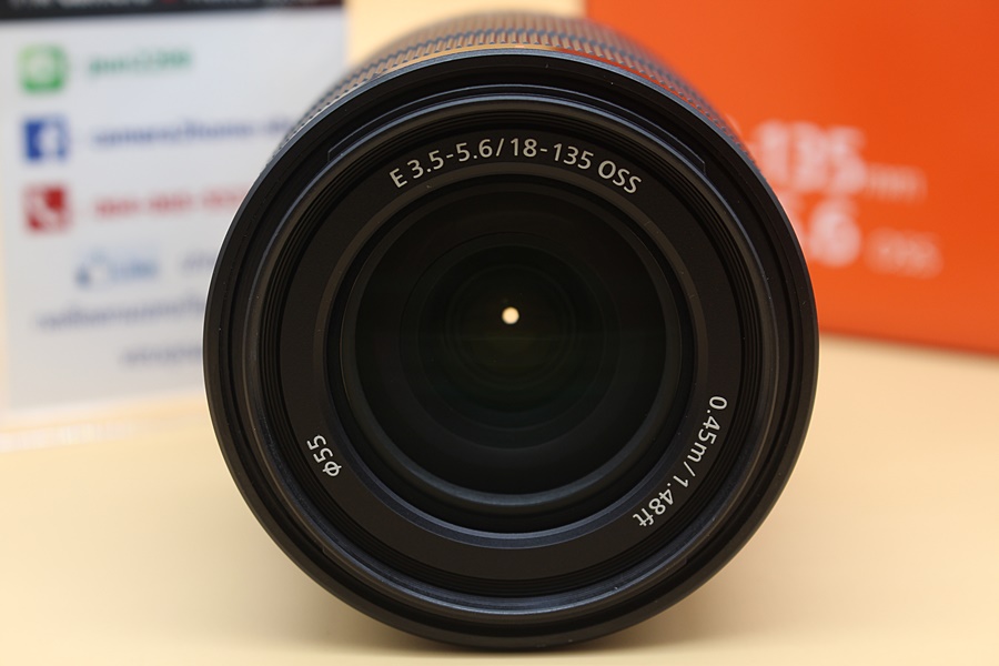 ขาย Lens Sony E-mount 18-135mm F3.5-5.6 oss สภาพสวยใหม่มาก อดีตประกันศูนย์ ไร้ฝ้า รา อุปกรณ์ครบกล่อง แถมFilter  อุปกรณ์และรายละเอียดของสินค้า 1.Lens Sony E