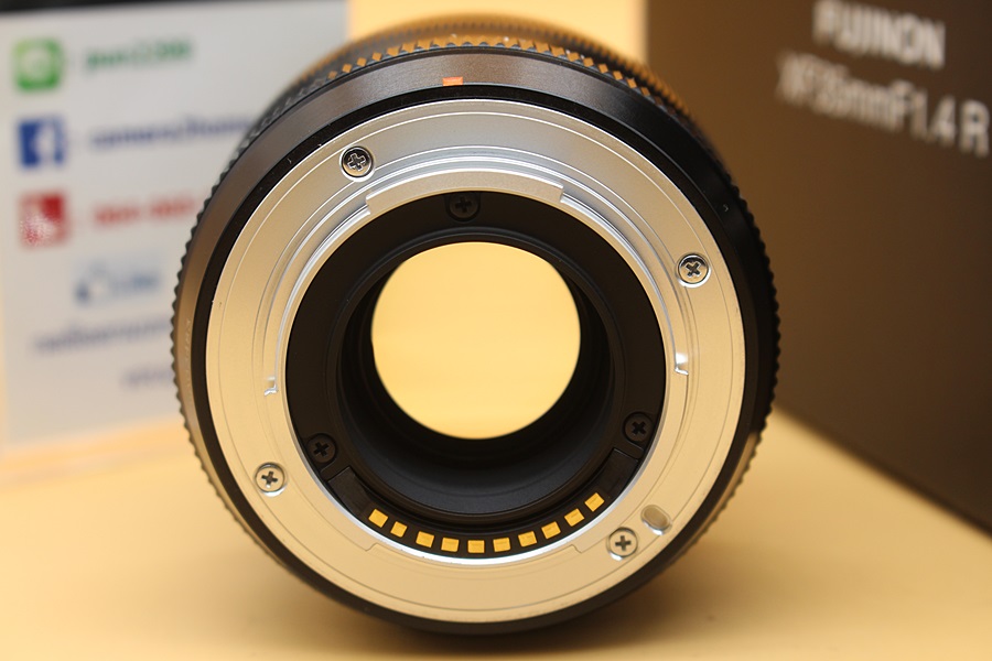 ขาย Lens Fujinon XF 35mm F1.4 R (สีดำ) สภาพสวย ไร้ฝ้า รา อดีตประกันศูนย์ ตัวหนังสือคมชัด อุปกรณ์ครบกล่อง  อุปกรณ์และรายละเอียดของสินค้า 1.Lens Fujinon XF 3