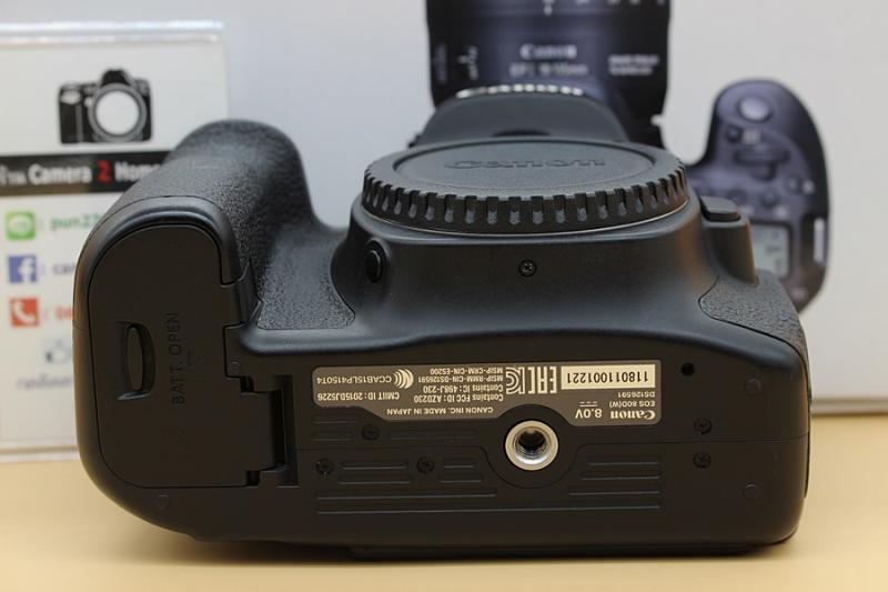ขาย Body Canon EOS 80D อดีตประกันศูนย์ สภาพสวย ชัตเตอร์ 5,xxxรูป หน้าจอทัชสกิน มีWiFiในตัว เมนูไทย จอติดฟิล์มแล้ว อุปกรณ์ครบกล่อง