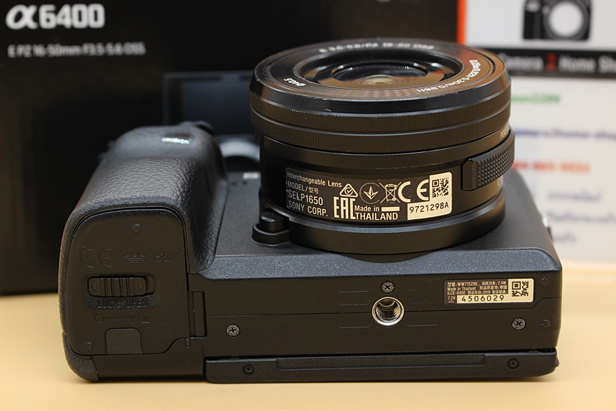 ขาย SONY A6400 + lens 16-50mm (สีดำ) สภาพสวย เครื่องอดีตประกันศูนย์ ชัตเตอร์ 2,XXXรูป จอติดฟิล์มแล้ว มีWiFiในตัว เมนูไทย อุปกรณ์ครบกล่อง  อุปกรณ์และรายละเอ
