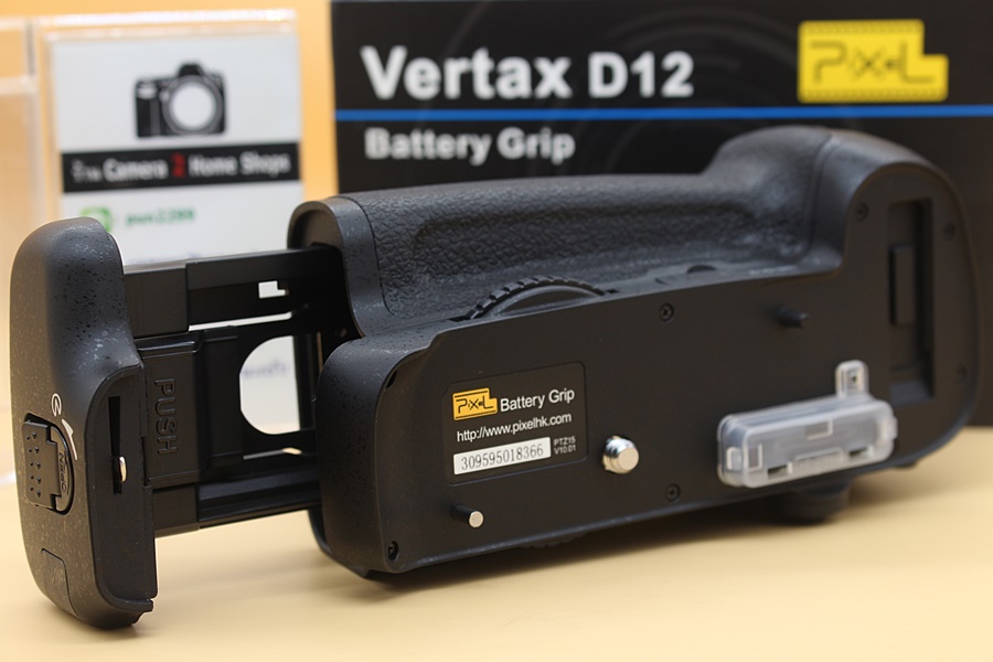 ขาย Pixel Battery Grip Vertax D12 (for Nikon D800/D800E/D810) สภาพสวยใหม่ อุปกรณ์ครบกล่อง  อุปกรณ์และรายละเอียดของสินค้า 1.Pixel Battery Grip Vertax D12 (f