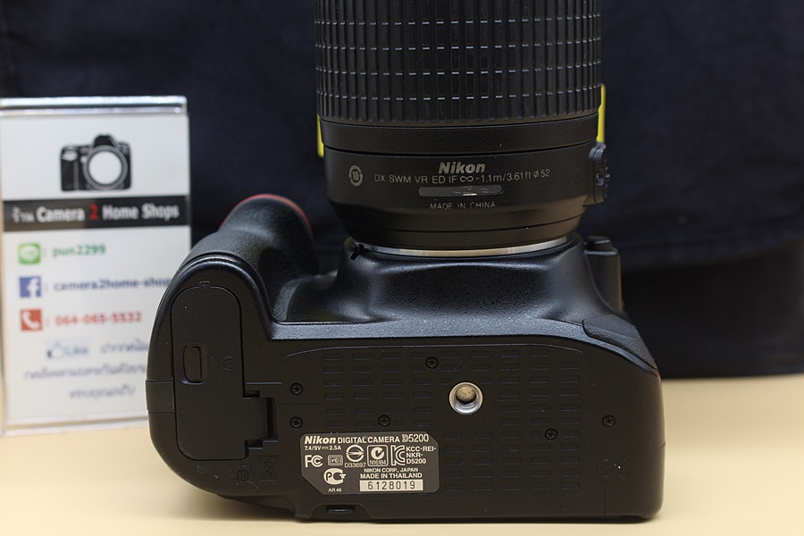 ขาย Nikon D5200 + Lens 55-200mm VR อดีตร้าน เมนูอังกฤษ สภาพยังสวย ชัตเตอร์15,XXX ตำหนิขอบจอมืด เลนส์มีรา ใช้งานได้ปกติเต็มระบบ อุปกรณ์พร้อมกระเป๋า  อุปกรณ์