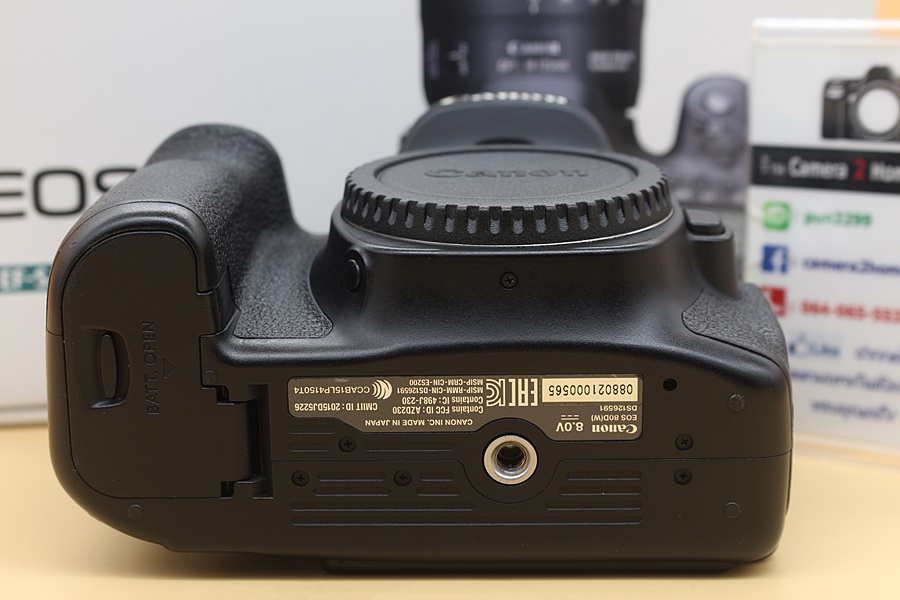ขาย Body Canon EOS 80D อดีตประกันศูนย์ สภาพสวย ชัตเตอร์ 28XXXรูป อุปกรณ์ครบกล่อง   อุปกรณ์และรายละเอียดของสินค้า 1.Body Canon EOS 80D ( ยางช่องUSBไม่มี ,ยา