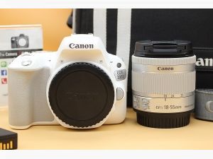 ขาย Canon EOS 200D + Lens 18-55mm IS STM (สีขาว) สภาพสวย อดีตประกันร้าน ใช้งานน้อย มี WIFIในตัว เมนูไทย จอติดฟิล์มแล้ว อุปกรณ์พร้อมกระเป๋า  อุปกรณ์และรายละ