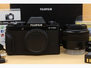 ขาย FUJI XT-100 + Lens XC 15-45mm (สีดำ) อดีตประกันร้าน สภาพสวย เมนูไทย มีWiFiในตัว อุปกรณ์ครบกล่อง  อุปกรณ์และรายละเอียดของสินค้า 1.Body FUJI XT-100 สีดำ 
