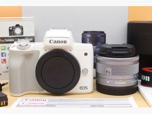 ขาย Canon EOS M50 Mark II + Lens 15-45mm (สีขาว) สภาพสวยใหม่มาก ชัตเตอร์ 3,XXX อดีตเครื่องศูนย์ อุปกรณ์ครบกล่อง เมนูไทย จอติดฟิล์มแล้ว   อุปกรณ์และรายละเอี